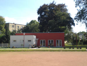 Sportplatz und Vereinsheim in Schipkau OT Drochow Rosengasse.