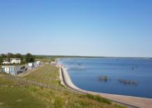 Blick von der Viktoriahöhe nach Norden zur Seebrücke und dem zukünftigen Badestrand.