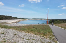 Fahrradweg am Ilsekanal zum Rundweg vom Sedlitzer See